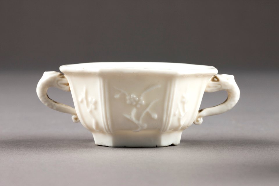 Kinesiskt vattenkärl från 1600-talet i porslin - Hallwylska museet - 95563