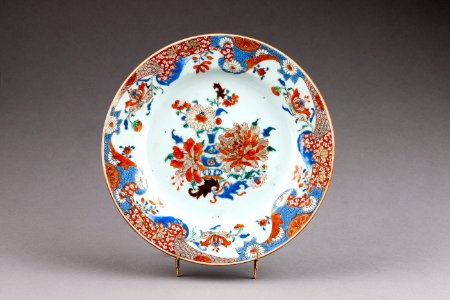 Kinesisk blommig porslins tallrik från 1735-1795 - Hallwylska museet - 95832