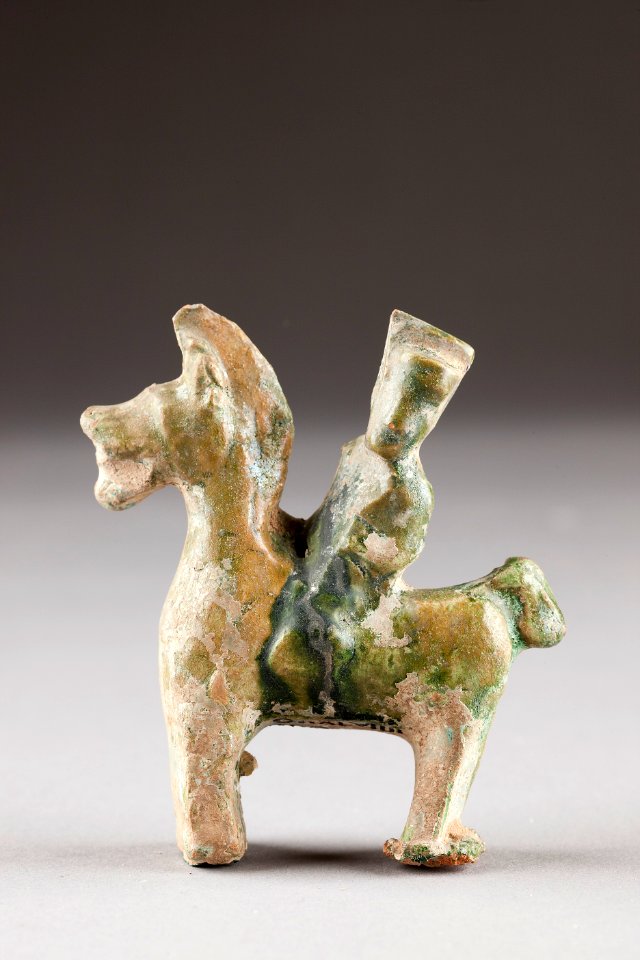 Kinesisk figur från 221-589 - Hallwylska museet - 96172