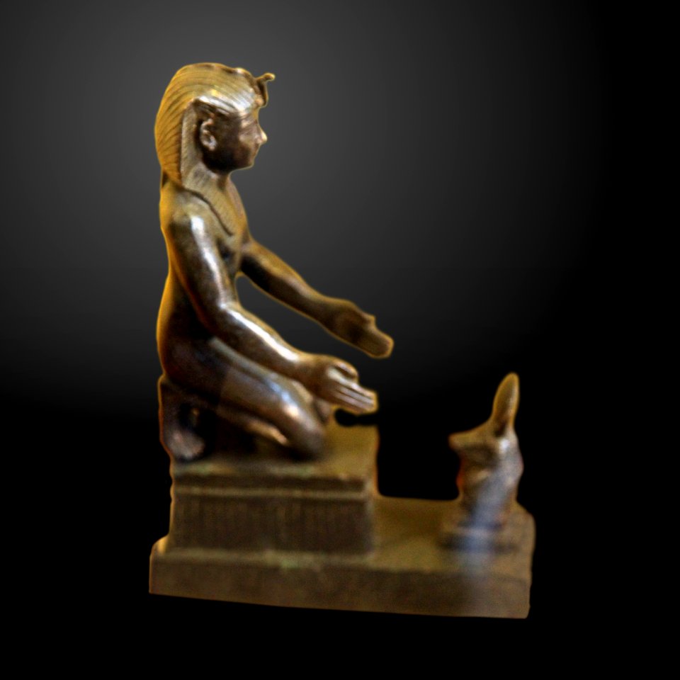 King before Thot baboon-E 2518-IMG 2194-gradient