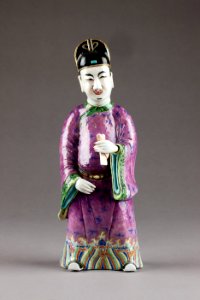 Kinesisk figur hållande kastanjetter från 1800- eller 1900-talet - Hallwylska museet - 95976 photo