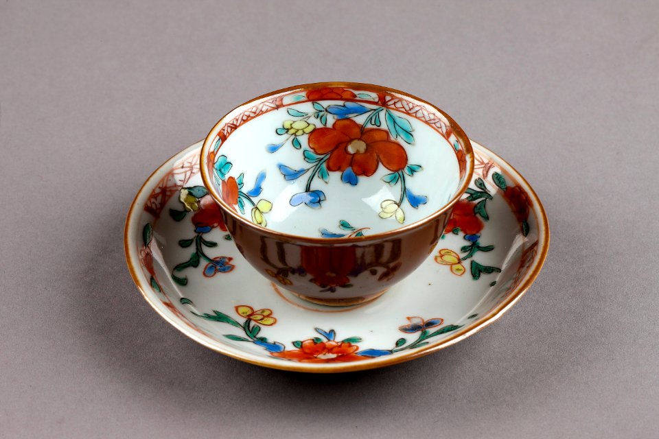 Kinesisk porslins kopp gjord under Qianlong (1735-1795) - Hallwylska museet - 95723