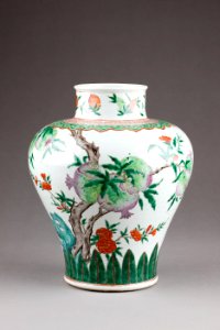 Kinesisk urna dekorerad med växter gjord under 1800-talet - Hallwylska museet - 95656 photo