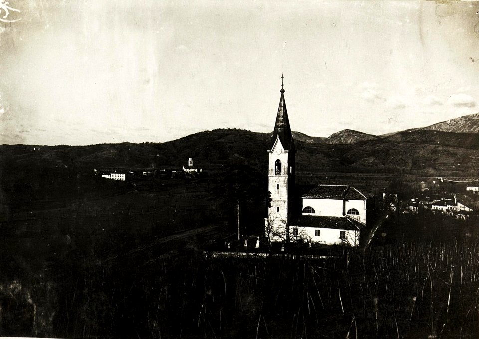 Kirche von Zalosce und Dornberg von Hügel südlich Kote Zalosce gesehen. (BildID 15594607)