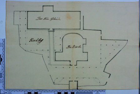 Kirchhof und neues Gebäude 9087