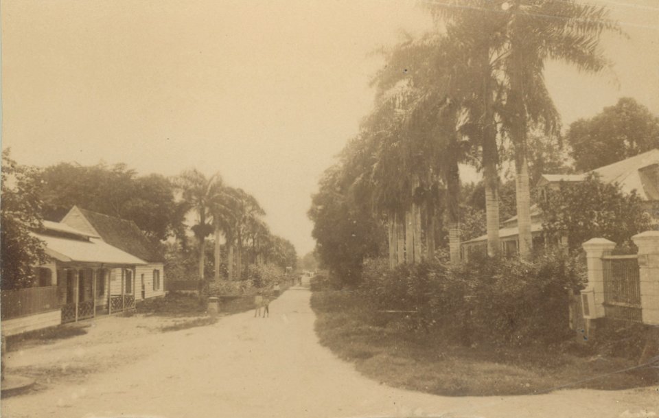 KITLV - 100646 - Post Office (2nd from left) in Combé, Paramaribo - circa 1895