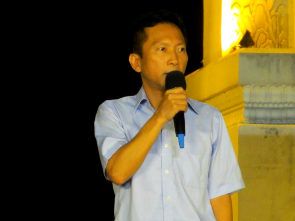 King-Hong Lee from VOA