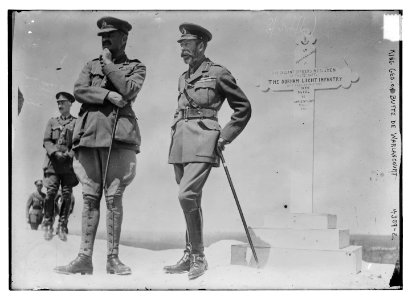 King Geo. on Butte De Warlancourt (i.e. Warlencourt) LCCN2014705333