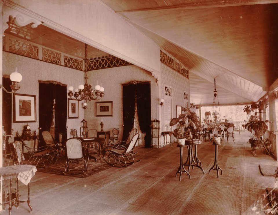 KITLV - 103491 - Stafhell & Kleingrothe - Medan-Deli - Gallery for the house of mr. M.J. Tiele, administrator at the company Padang Bulan of the Amsterdam Deli Company near Medan - 1893