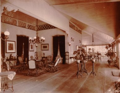 KITLV - 103491 - Stafhell & Kleingrothe - Medan-Deli - Gallery for the house of mr. M.J. Tiele, administrator at the company Padang Bulan of the Amsterdam Deli Company near Medan - 1893