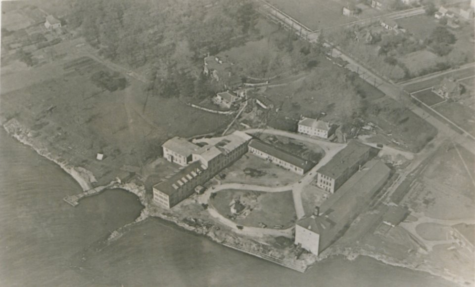Kingston Ontario from the Air (HS85-10-36964)