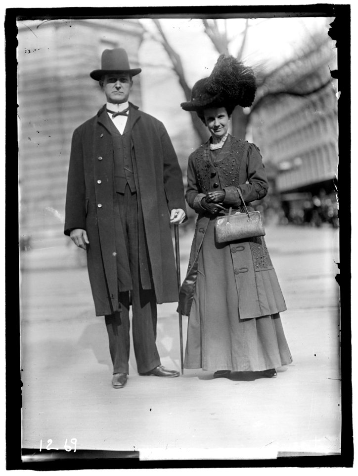 KITCHIN, WILLIAM WALTON. REP. FROM NORTH CAROLINA, 1897-1909; GOVERNOR, 1909-1913. WITH MRS. KITCHIN LCCN2016863773