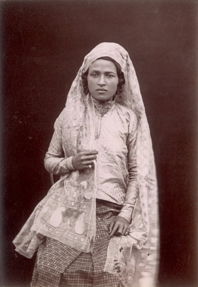 KITLV - 103767 - Lambert & Co. - Acehnese woman in Singapore - circa 1890