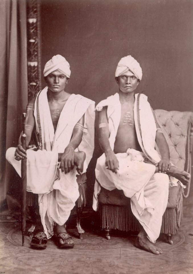 KITLV - 103787 - Two Indian men at Singapore - circa 1890