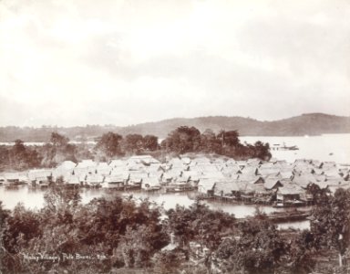 KITLV - 105809 - Lambert & Co., G.R. - Singapore - Malay village on the island of Pulau Brani near Singapore - circa 1900