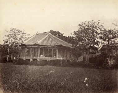 KITLV - 110074 - Garden of Poen Tin Kiva in Canton (Guangzhou), China - circa 1871