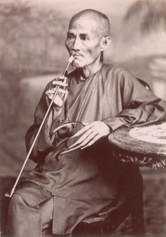 KITLV - 103773 - Chinese man Singapore - circa 1890