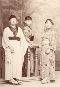 KITLV - 103777 - Japanese women in Singapore - circa 1890