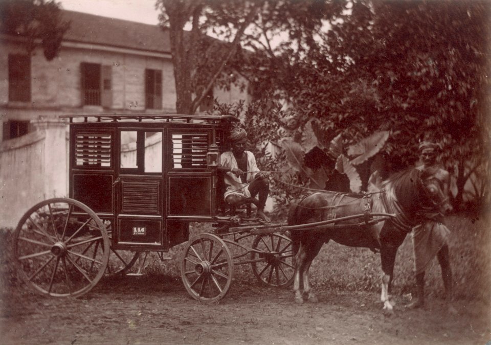 KITLV - 103796 - Coach at Singapore - circa 1890