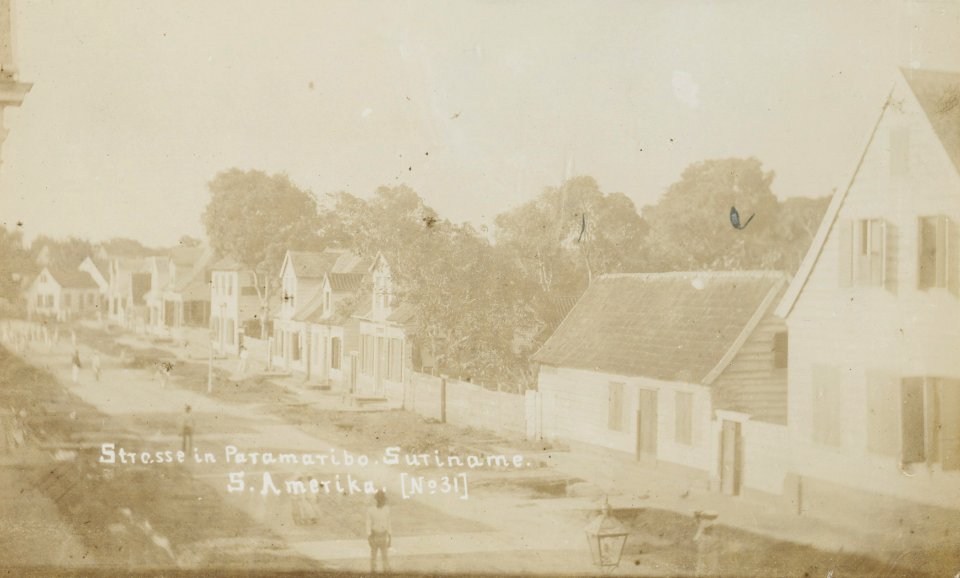 KITLV - 103940 - Street in Paramaribo - circa 1900