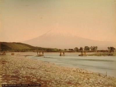 KITLV - 110650 - Kusakabe, Kimbei - Footbridge over the Fujikawa (Fuji) river at Suruga in Shizuoka Prefecture in Japan - circa 1890