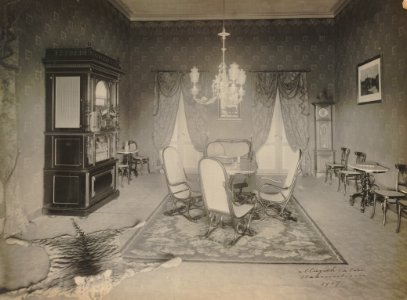 KITLV - 114786 - Kleingrothe, C.J. - Medan - Music Salon in an administrator's house, presumably in the east coast of Sumatra - 1907