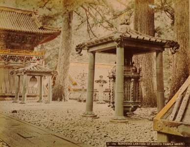 KITLV - 110632 - Kusakabe, Kimbei - Lantern at the temple of Nikkō, Tochigi (日光市) in Japan - circa 1890