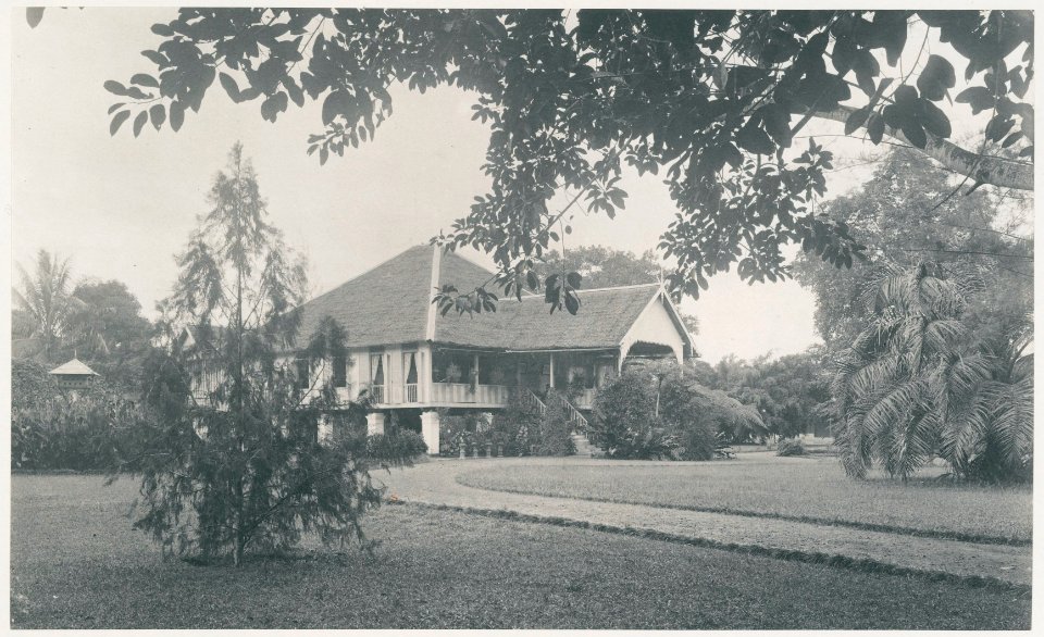 KITLV - 12607 - Kleingrothe, C.J. - Medan - Administrator's house at Patumbah in Deli - 1903