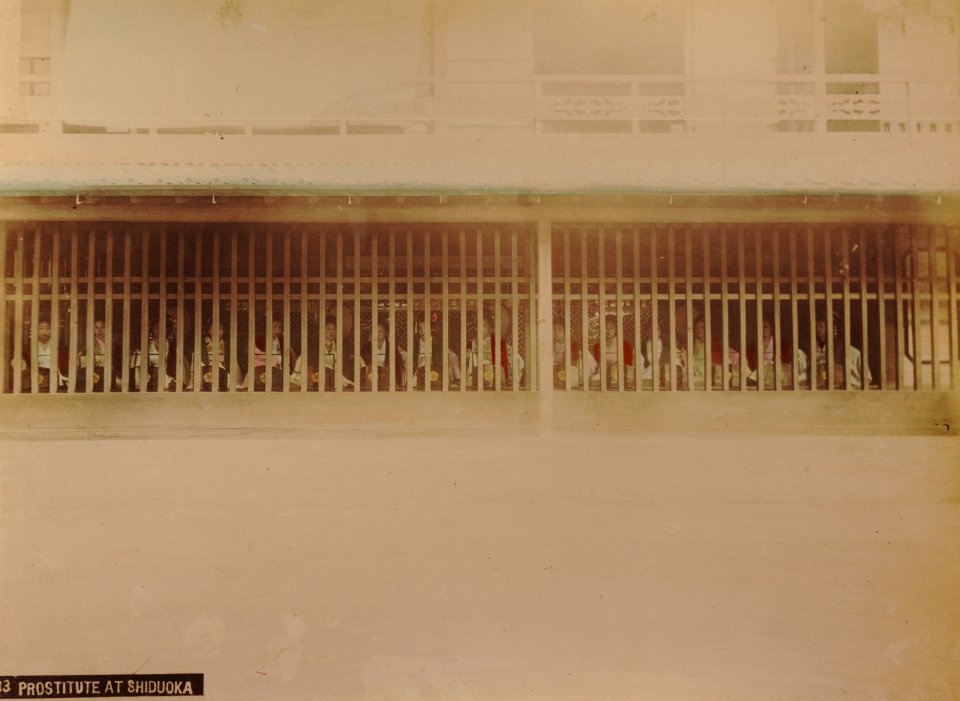 KITLV - 110667 - Kusakabe, Kimbei - Prostitution at Ahiduoka in Japan - circa 1890