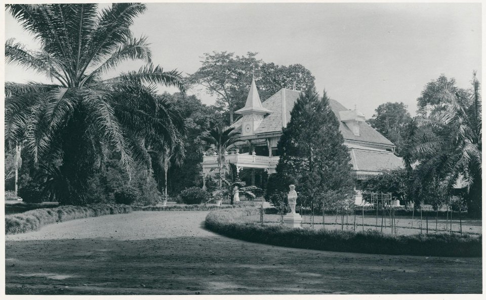 KITLV - 12631 - Kleingrothe, C.J. - Medan - Administrator's house on the plantation in Sungai Krio, Deli - 1903