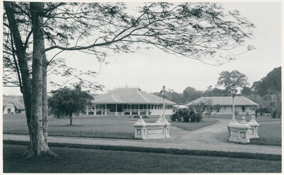 KITLV - 12635 - Kleingrothe, C.J. - Medan - Doctor's house of the Tobacco Company Arendsburg in Deli - 1903
