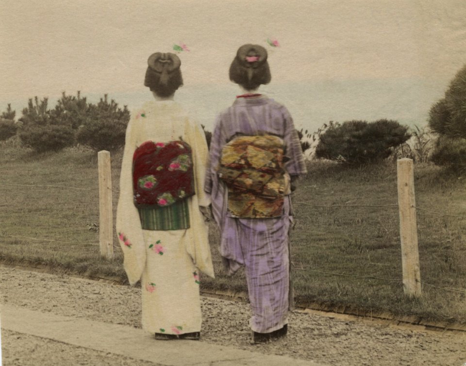 KITLV - 114872 - Two Japanese women - circa 1890