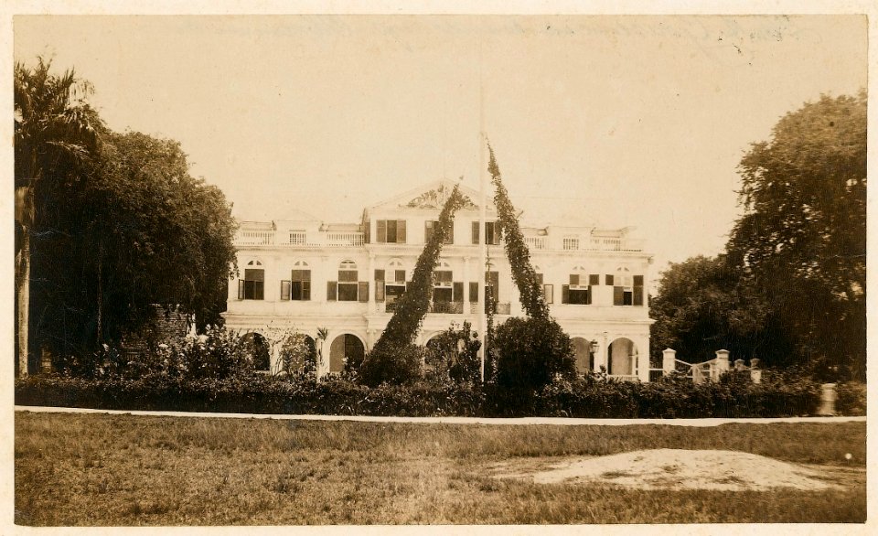 KITLV - 11636 - Government House in Paramaribo - 1892-02-19- 1892-02-25