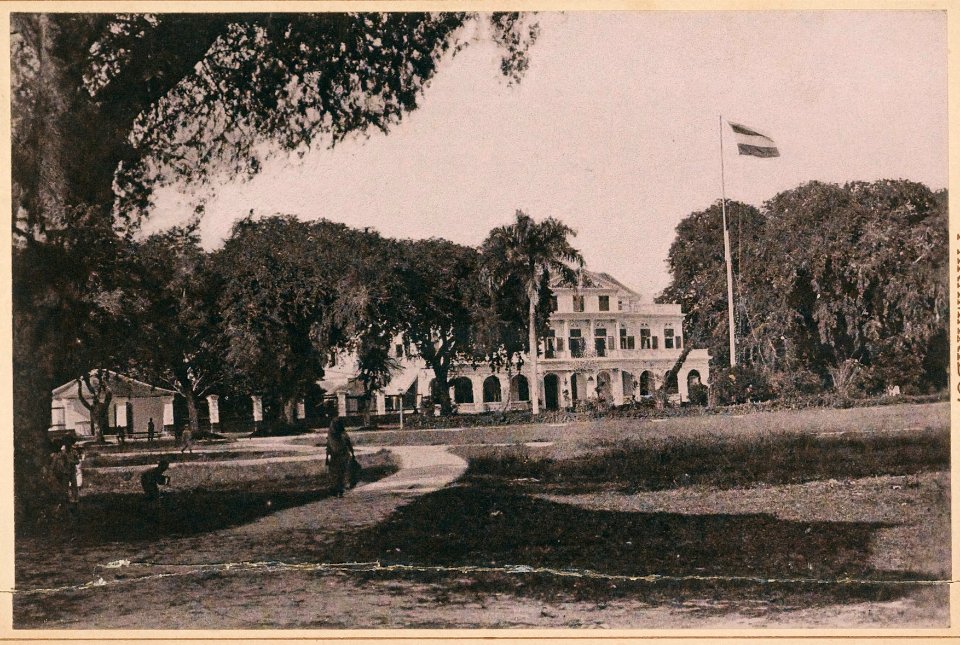 KITLV - 12655 - Government House in Paramaribo - circa 1899