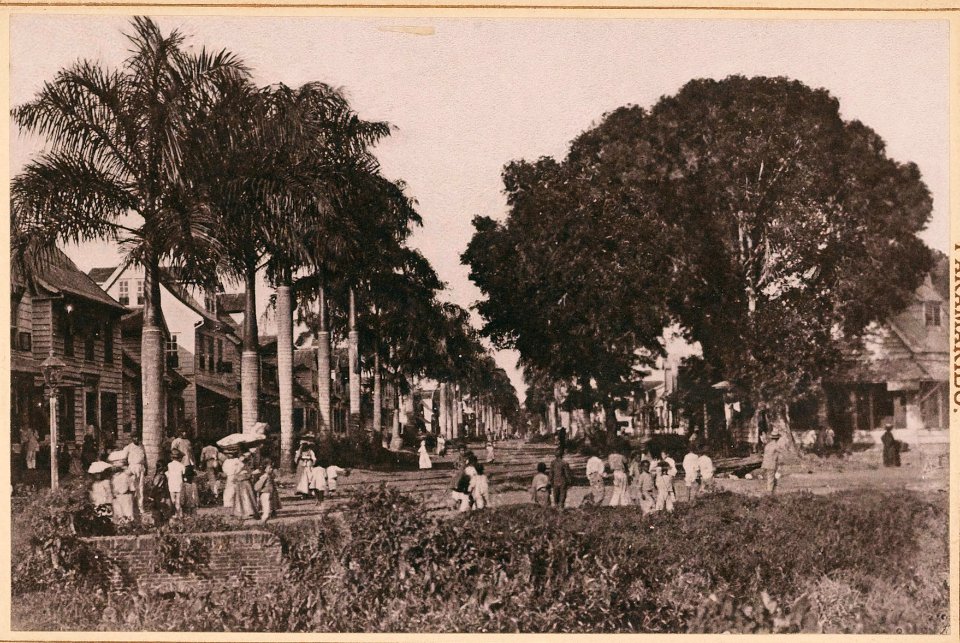 KITLV - 12663 - Maagdenstraat, Paramaribo - circa 1899