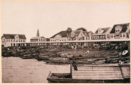 KITLV - 12667 - Covered market on the Waterkant in Paramaribo - circa 1899