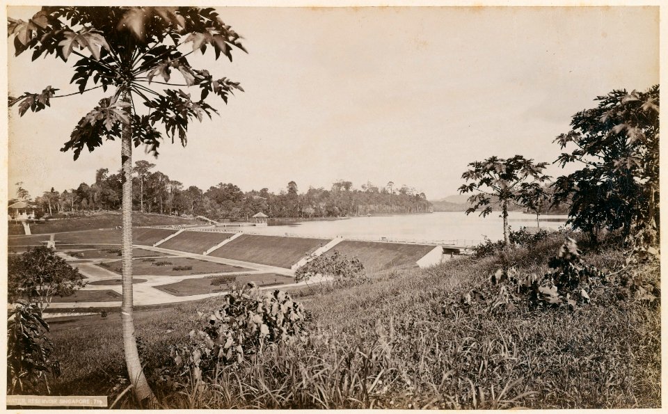 KITLV - 11806 - Water reservoir at Singapore - circa 1890