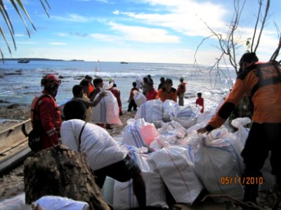 Kitchen Kits Distribution, Mentawai (5159423851)
