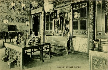 KITLV - 1405452 - Kleingrothe, C.J. - Medan - Interior of a Chinese Temple - circa 1900