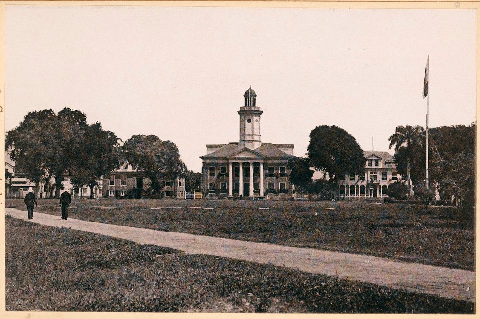 KITLV - 12657 - Government Square in Paramaribo - circa 1899