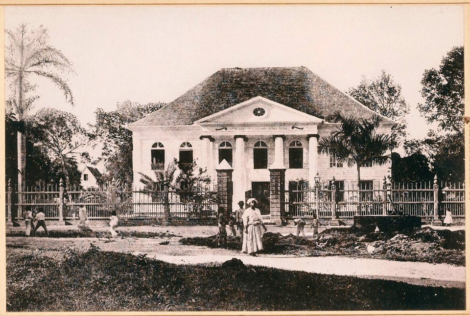 KITLV - 12661 - High German-Jewish (Dutch-Jewish) synagogue in Paramaribo - circa 1899