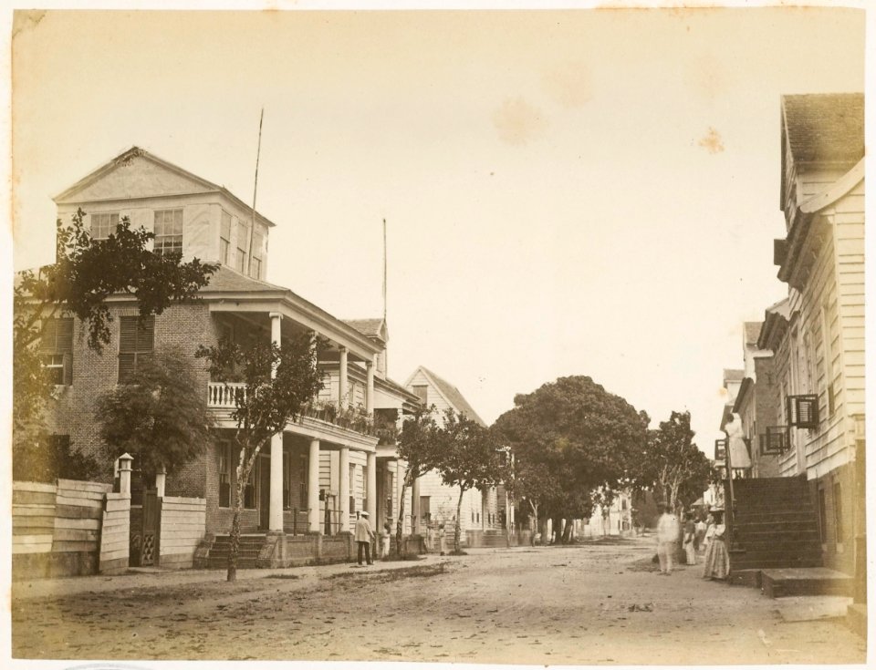 KITLV - 12685 - Gravestraat, Paramaribo - circa 1890