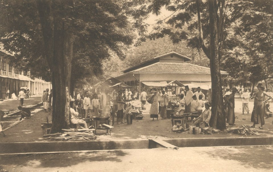 KITLV - 101106 - Kleingrothe, C.J. - Medan - Market (pasar) at Binjai - circa 1905