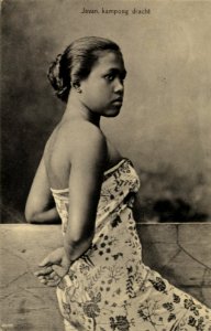 KITLV - 1402449 - Kleingrothe, C.J. - Medan - Java kampong attire - 1905-1911