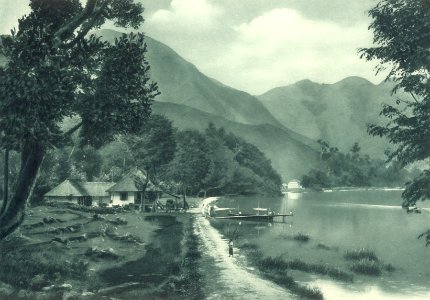 KITLV - 101114 - Kleingrothe, C.J. - Medan - Lake Toba at Haranggaul in Sumatra - circa 1905