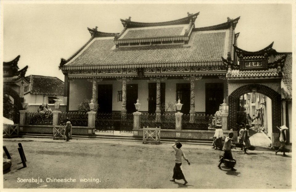 KITLV - 1404537 - Kurkdjian, Photo-Atelier - Soerabaja - Ingen, H. van - Soerabaia - Surabaya, Chinese house - 1906-1920