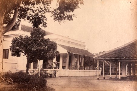 KITLV - 155214 - Buwalda, K. - Soerabaija - House of the regent (dalem) in Surabaya - 1865