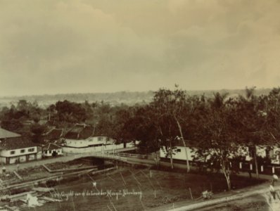KITLV - 105884 - Lambert & Co., G.R. - Singapore - Palembang, seen from the minaret - circa 1900 photo