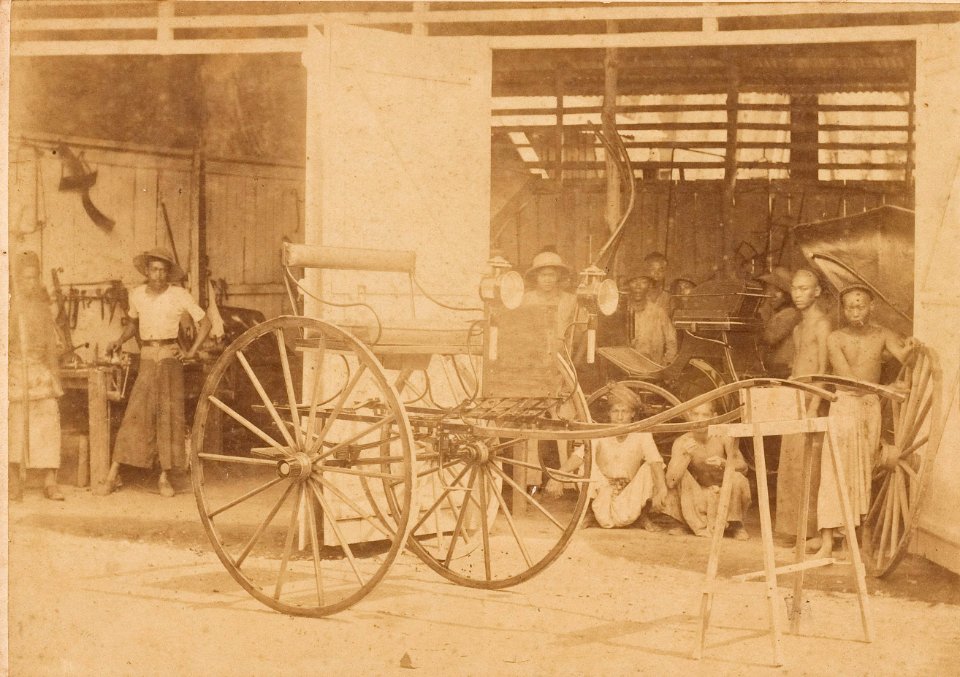 KITLV - 154117 - Lambert & Co., G.R. - Singapore-Deli - Presumably Rens' Rijtuigfabriek (carriage factory), in Deli - circa 1890
