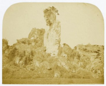 KITLV - 16061 - Junghuhn, Franz Wilhelm (1809-1864) - Karst feature of Gunung Gamping west of Yogyakarta - circa 1860